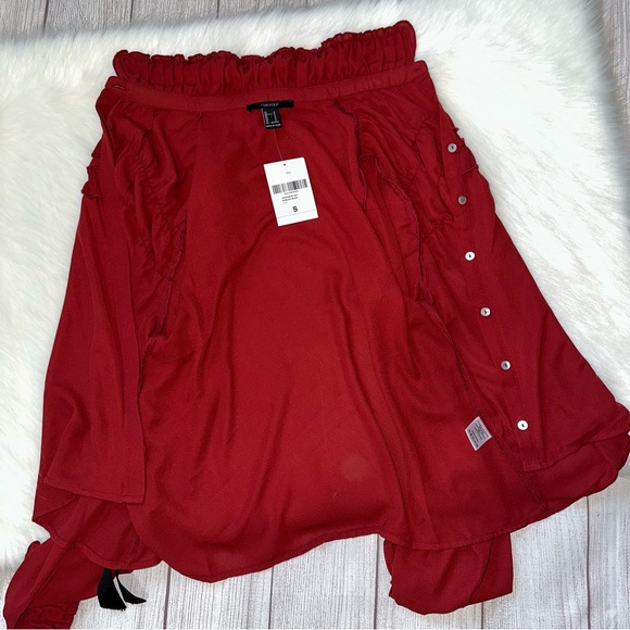 SOLD NWT Ruffled Blouse - Picture 4 of 12